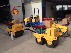 福瑞得壓路機(jī)座駕壓路機(jī)、手扶壓路機(jī)準(zhǔn)備發(fā)貨
