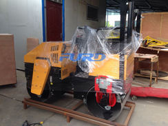 福瑞得機(jī)械2噸座駕壓路機(jī)、手扶雙輪壓路機(jī)準(zhǔn)備包裝及時(shí)發(fā)貨